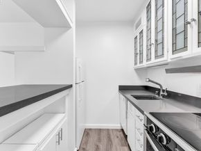 1260 Clay St 207, San Francisco CA 94108