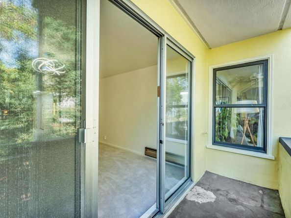 1260 Clay St 207, San Francisco CA 94108