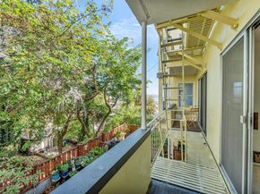 1260 Clay St 207, San Francisco CA 94108