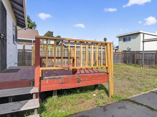 7412 Weld St, Oakland CA 94621