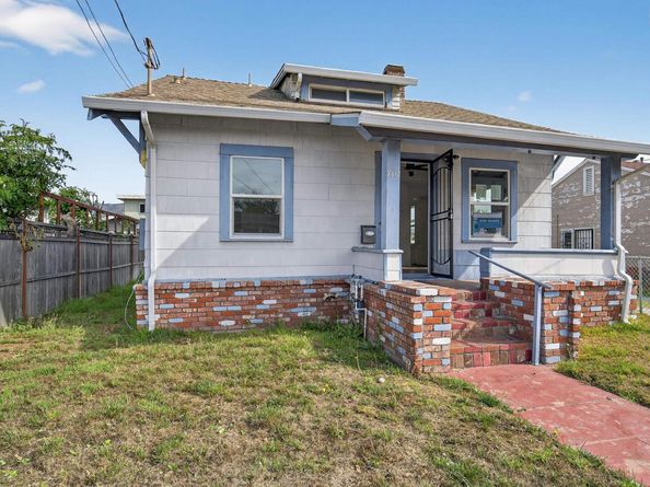 7412 Weld St, Oakland CA 94621