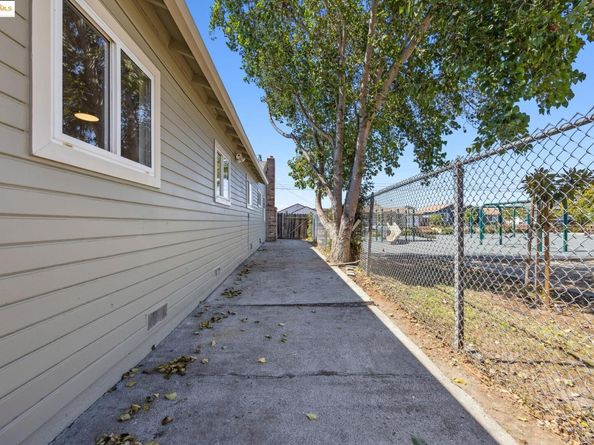 1454 Monterey St, Richmond CA 94804
