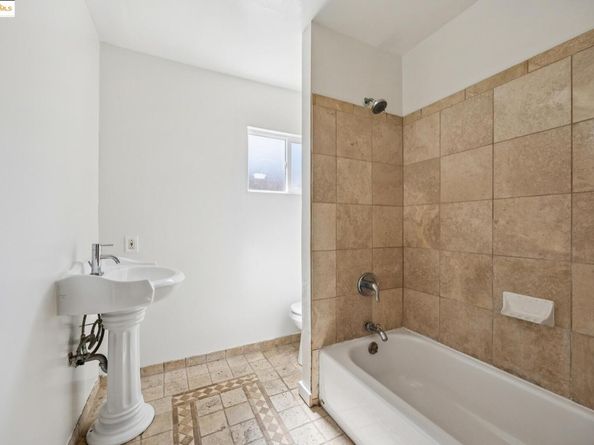 1454 Monterey St, Richmond CA 94804