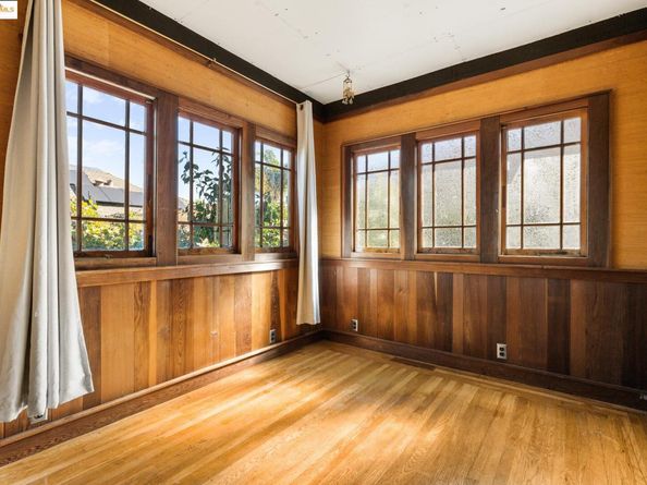 4430 Webster St, Oakland CA 94609