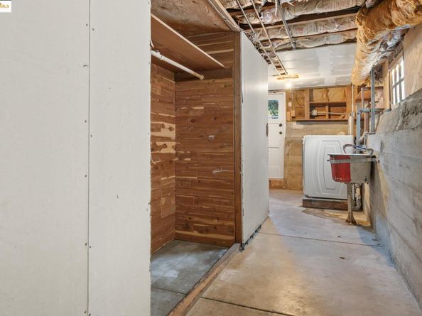 4430 Webster St, Oakland CA 94609
