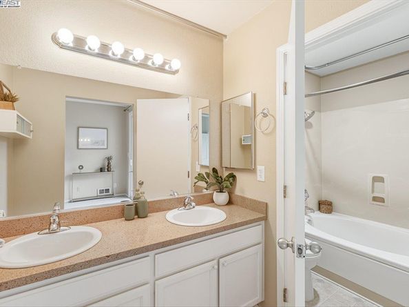 929 E El Camino Real 320E, Sunnyvale CA 94087