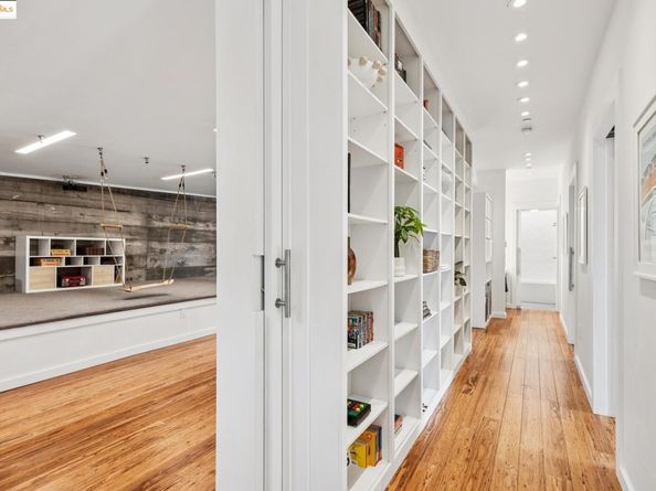4520 Saint Andrews Road, Oakland CA 94605