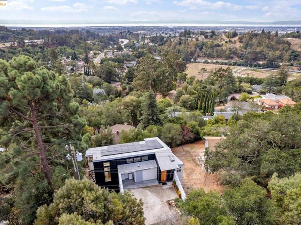 4520 Saint Andrews Road, Oakland CA 94605