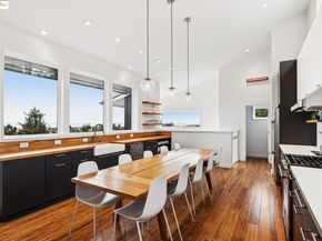 4520 Saint Andrews Road, Oakland CA 94605
