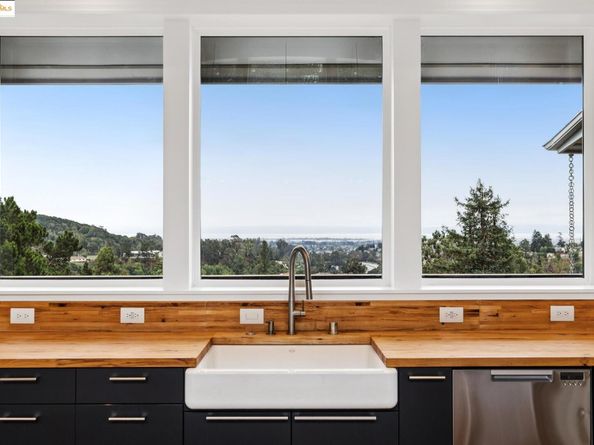 4520 Saint Andrews Road, Oakland CA 94605