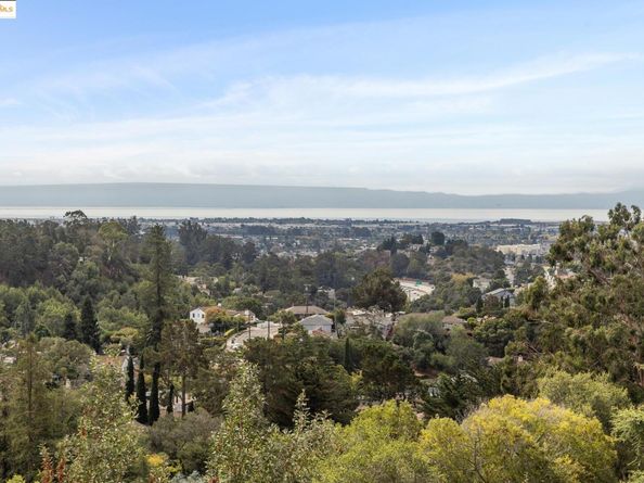 4520 Saint Andrews Road, Oakland CA 94605