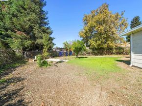 22939 Santa Clara St, Hayward CA 94541