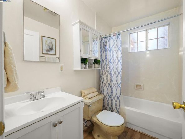 22939 Santa Clara St, Hayward CA 94541