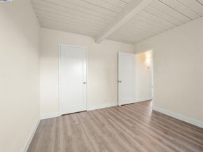 22939 Santa Clara St, Hayward CA 94541