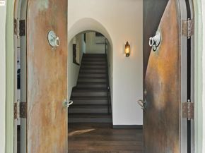 953 Grosvenor Pl, Oakland CA 94610