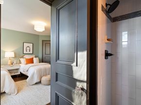 953 Grosvenor Pl, Oakland CA 94610