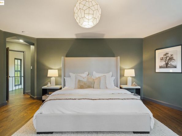 953 Grosvenor Pl, Oakland CA 94610