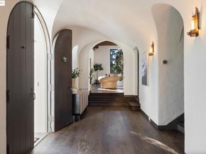 953 Grosvenor Pl, Oakland CA 94610