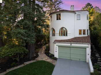 953 Grosvenor Pl