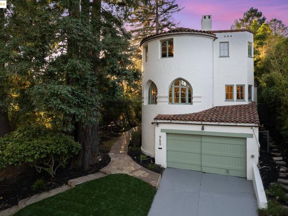 953 Grosvenor Pl, Oakland CA 94610