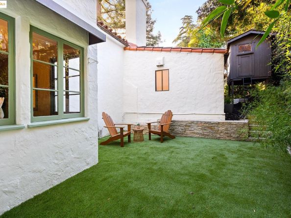 953 Grosvenor Pl, Oakland CA 94610