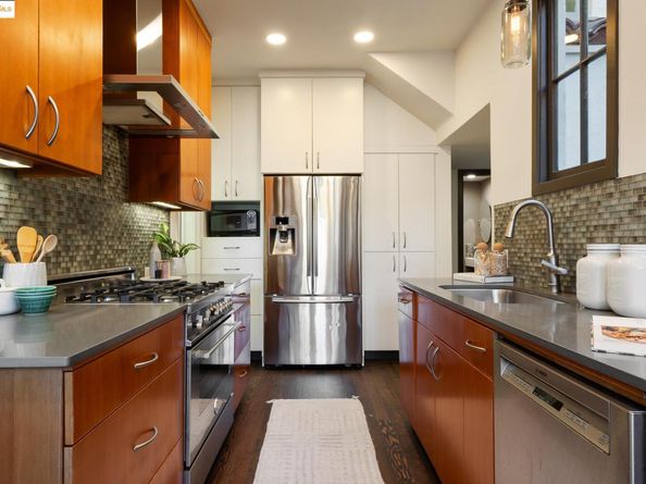 953 Grosvenor Pl, Oakland CA 94610