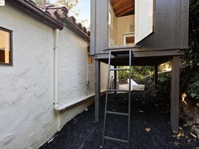 953 Grosvenor Pl, Oakland CA 94610
