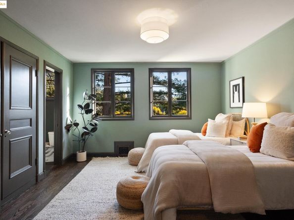 953 Grosvenor Pl, Oakland CA 94610