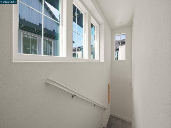 850 Heaven Ct, Hayward CA 94544