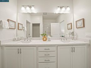 850 Heaven Ct, Hayward CA 94544