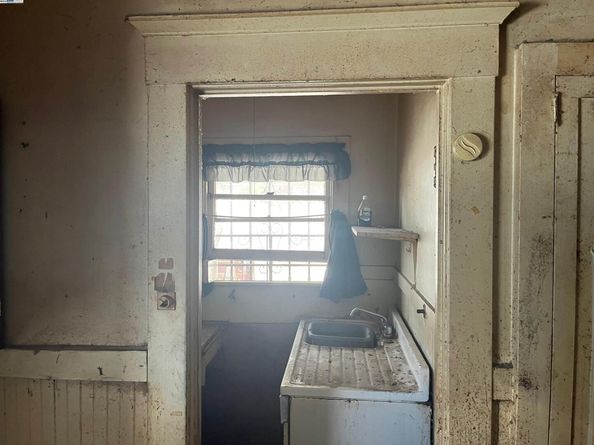 2134 E 23rd, Oakland CA 94606