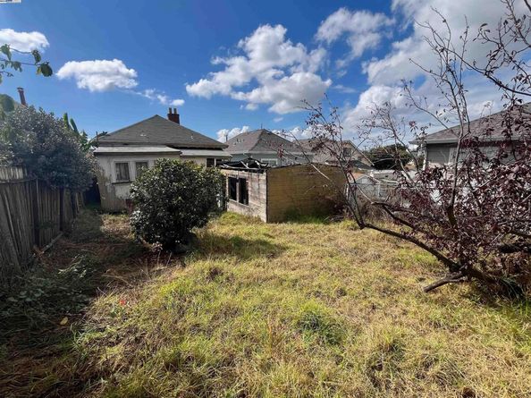2134 E 23rd, Oakland CA 94606