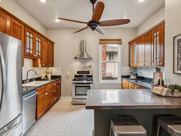 2151 Alameda Avenue, Alameda CA 94501