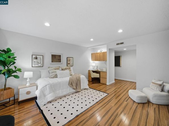 50 Brookwood Rd, Orinda CA 94563
