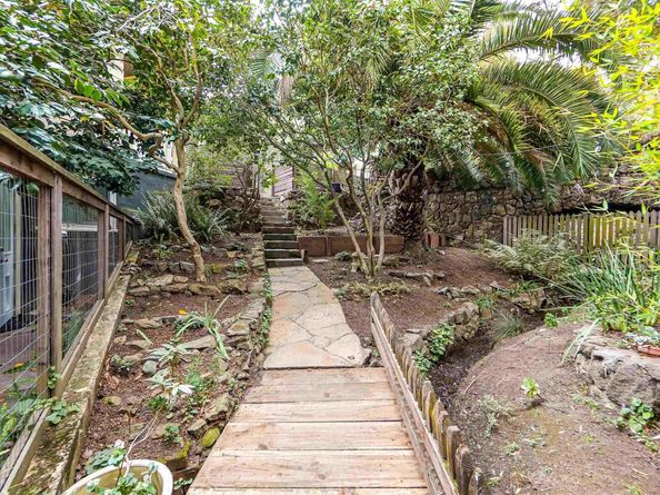 2420 Hillside Ave, Berkeley CA 94704