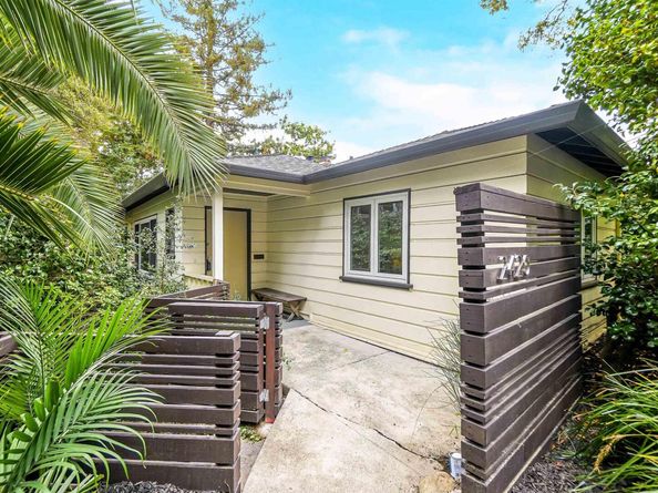 2420 Hillside Ave, Berkeley CA 94704