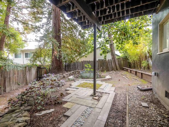 2420 Hillside Ave, Berkeley CA 94704