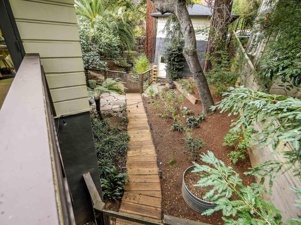 2420 Hillside Ave, Berkeley CA 94704