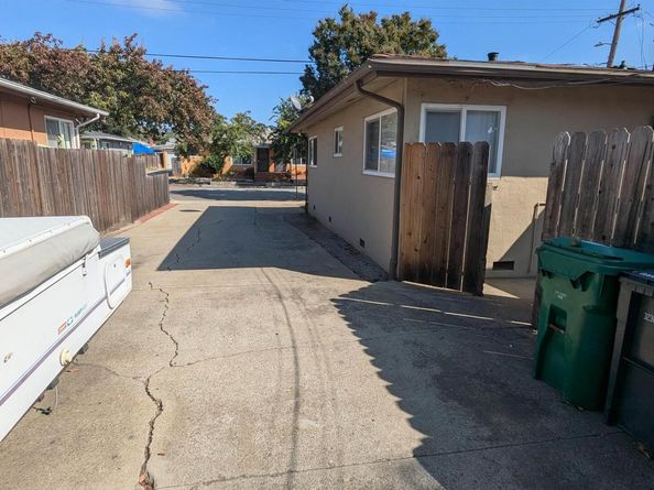 24839 Thomas Avenue, Hayward CA 94544