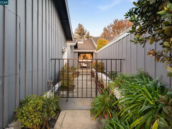 1942 Rancho Verde Circle E, Danville CA 94526