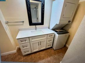 5451 Roundtree PL F, Concord CA 94521