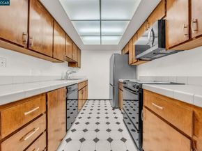 1383 Hull Ln, Martinez CA 94553