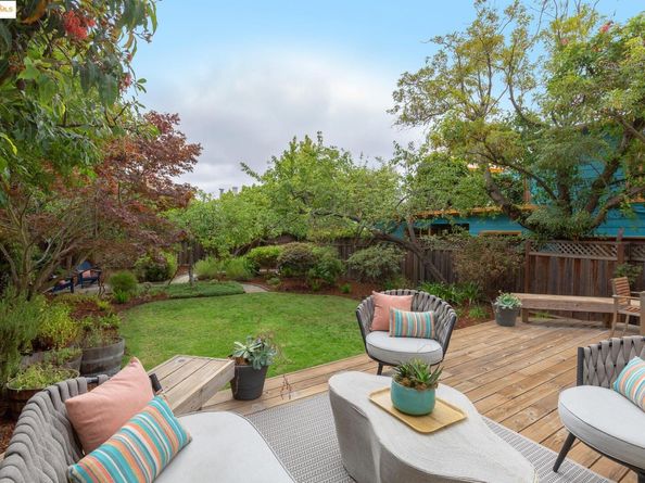 3860 Greenwood Ave, Oakland CA 94602