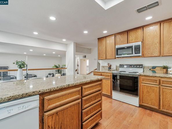 1372 Bent Tree Ln, Concord CA 94521