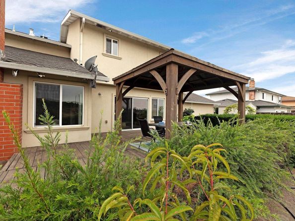 3740 Oakes Dr, Hayward CA 94542