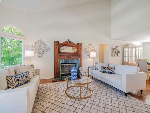 7840 Creekside Dr, Dublin CA 94568