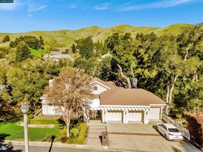 31 Merrill Cir S, Moraga CA 94556