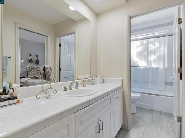 31 Merrill Cir S, Moraga CA 94556