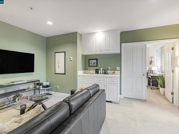 31 Merrill Cir S, Moraga CA 94556