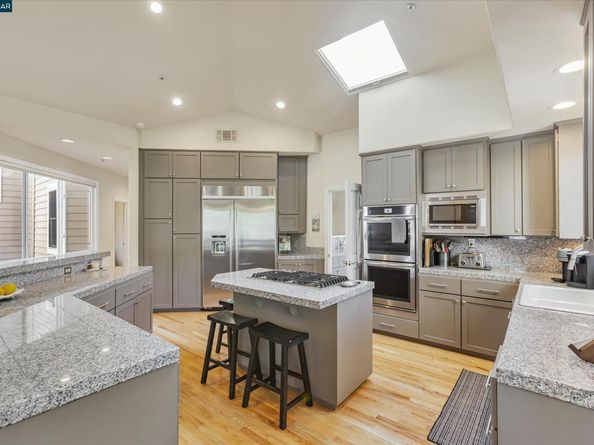 31 Merrill Cir S, Moraga CA 94556